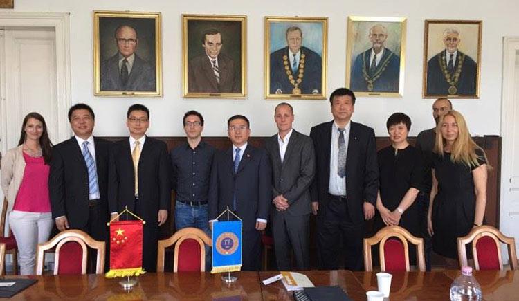 Sikeres volt a kínai vívóedzők első tanfolyama