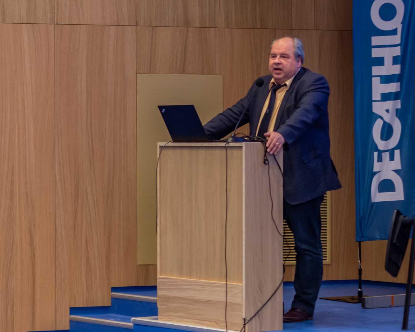 Neves TF es előadók a rangos utánpótlás konferencián
