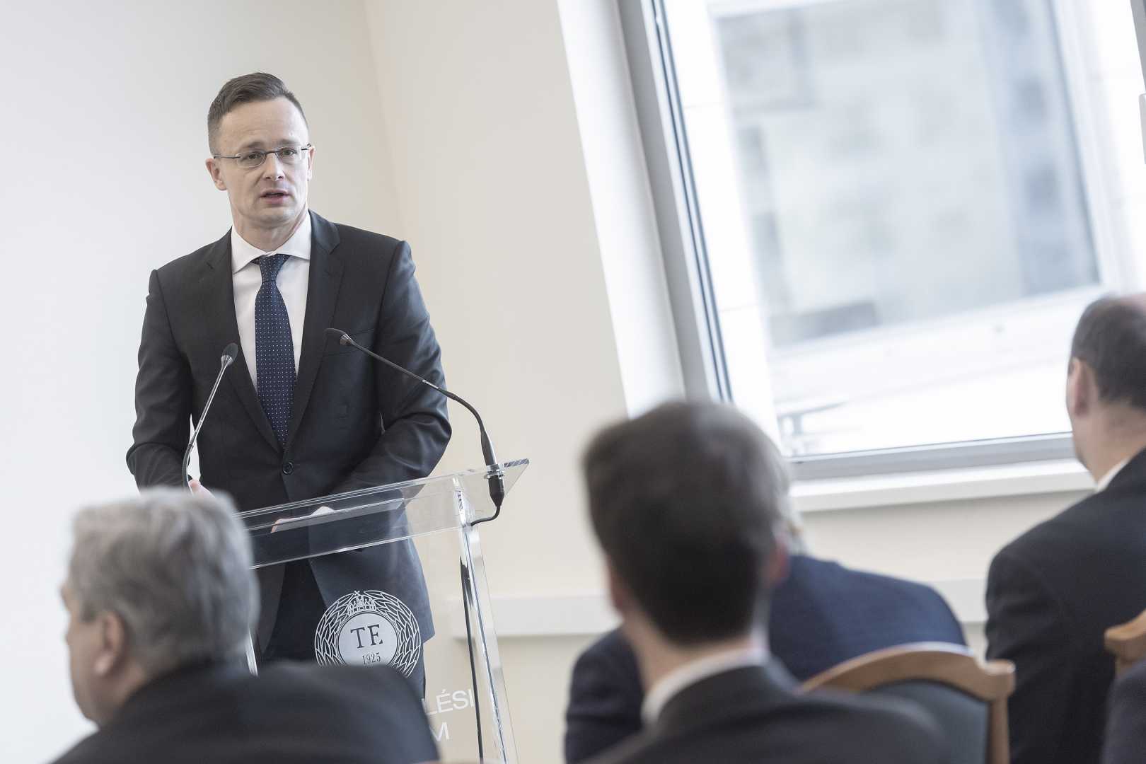 Szijjártó Péter a TE múltját és jelenét is méltatta
