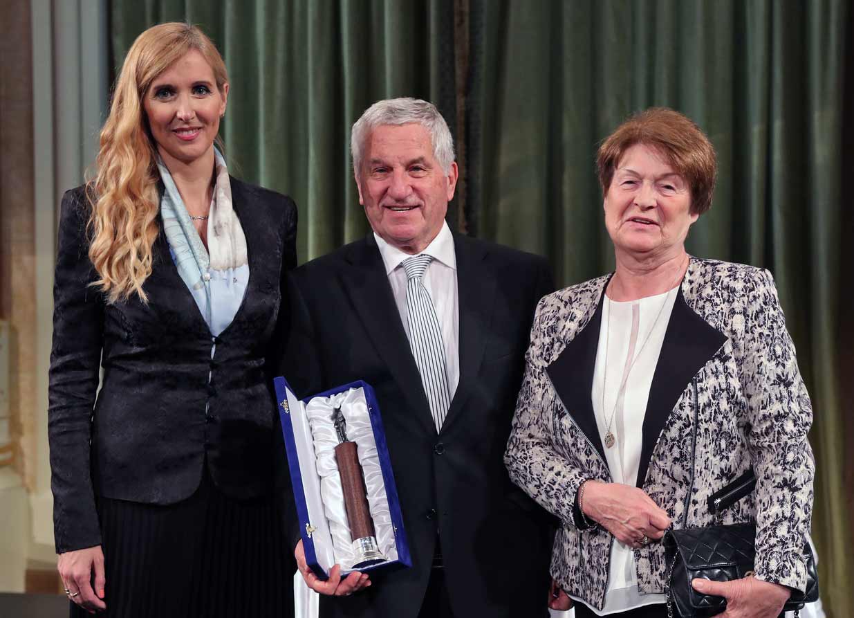 Bay Béla-díjat kapott Dr. Tóth Ákos