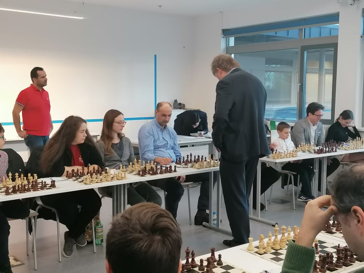 Világklasszis nagymester sakkozott a Testnevelési Egyetemen