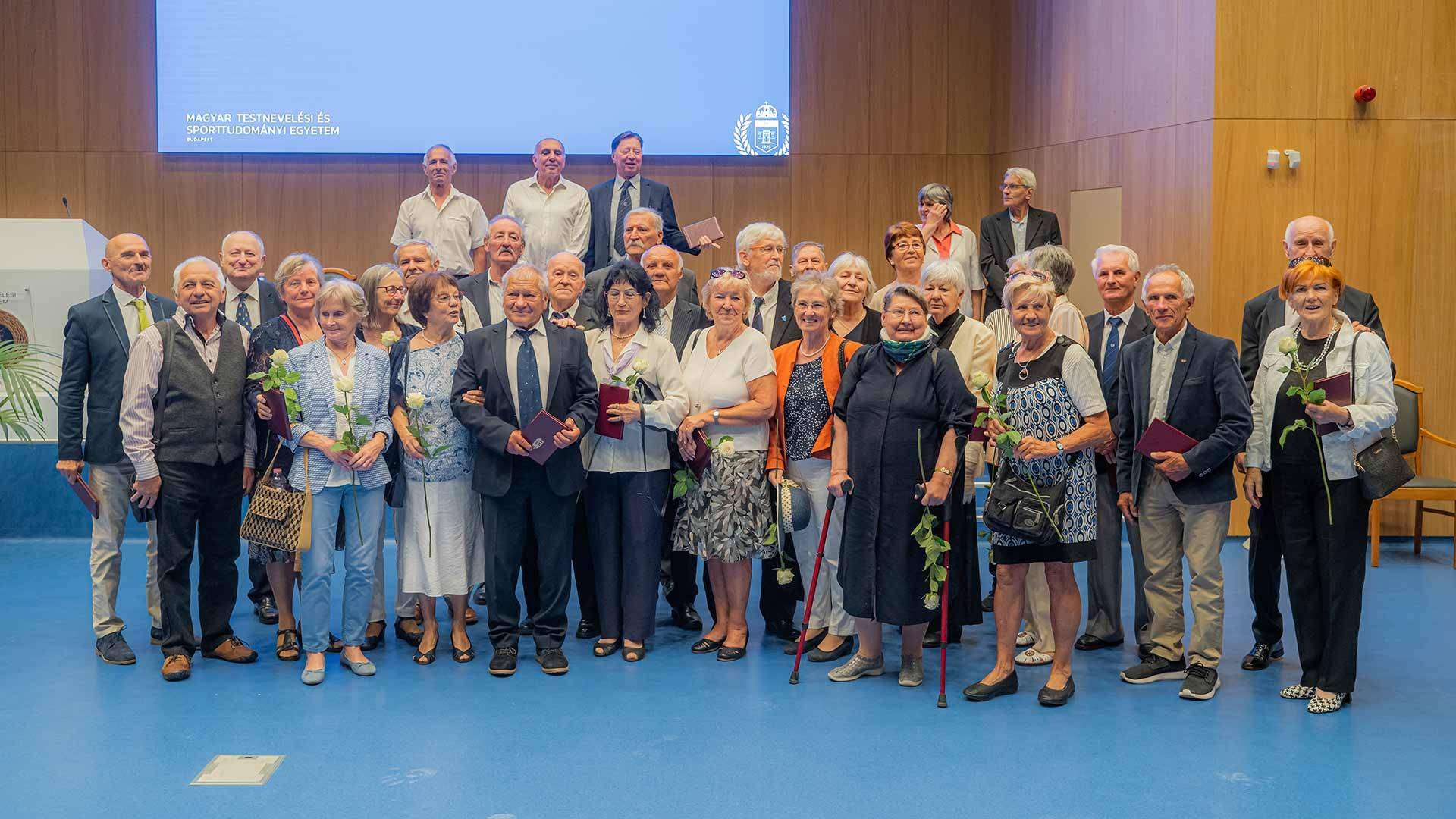 Jubileumi diplomaátadó a TF-en 