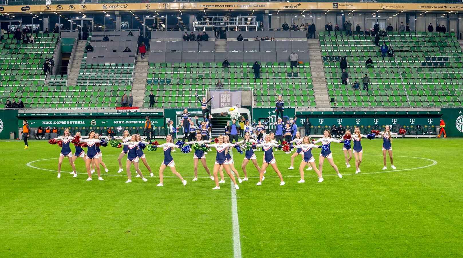 A Fradi Sas is örömmel készült a TFSE cheerleadereivel