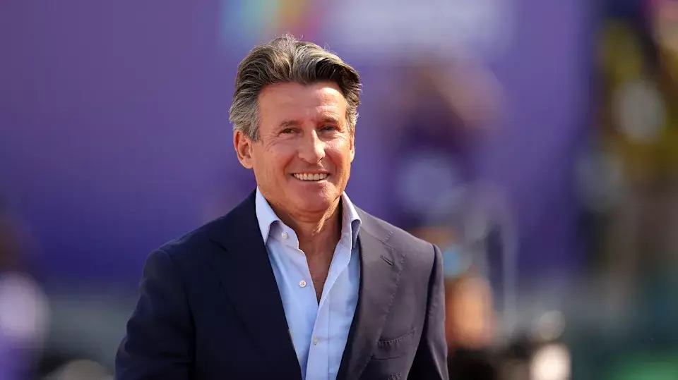 Sebastian Coe üzent a TF koordinálta önkénteseknek