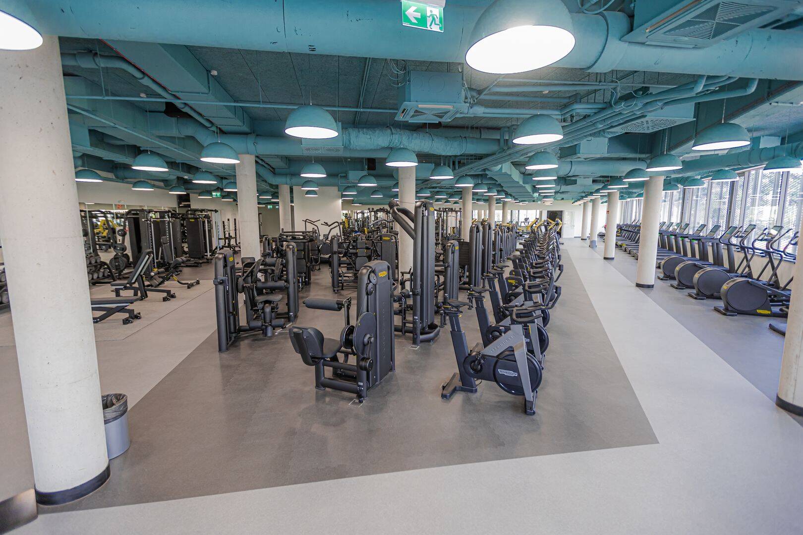 Világszínvonalú mélygarázs konditerem és rendezvényhelyszín a BAH csomópontnál 2