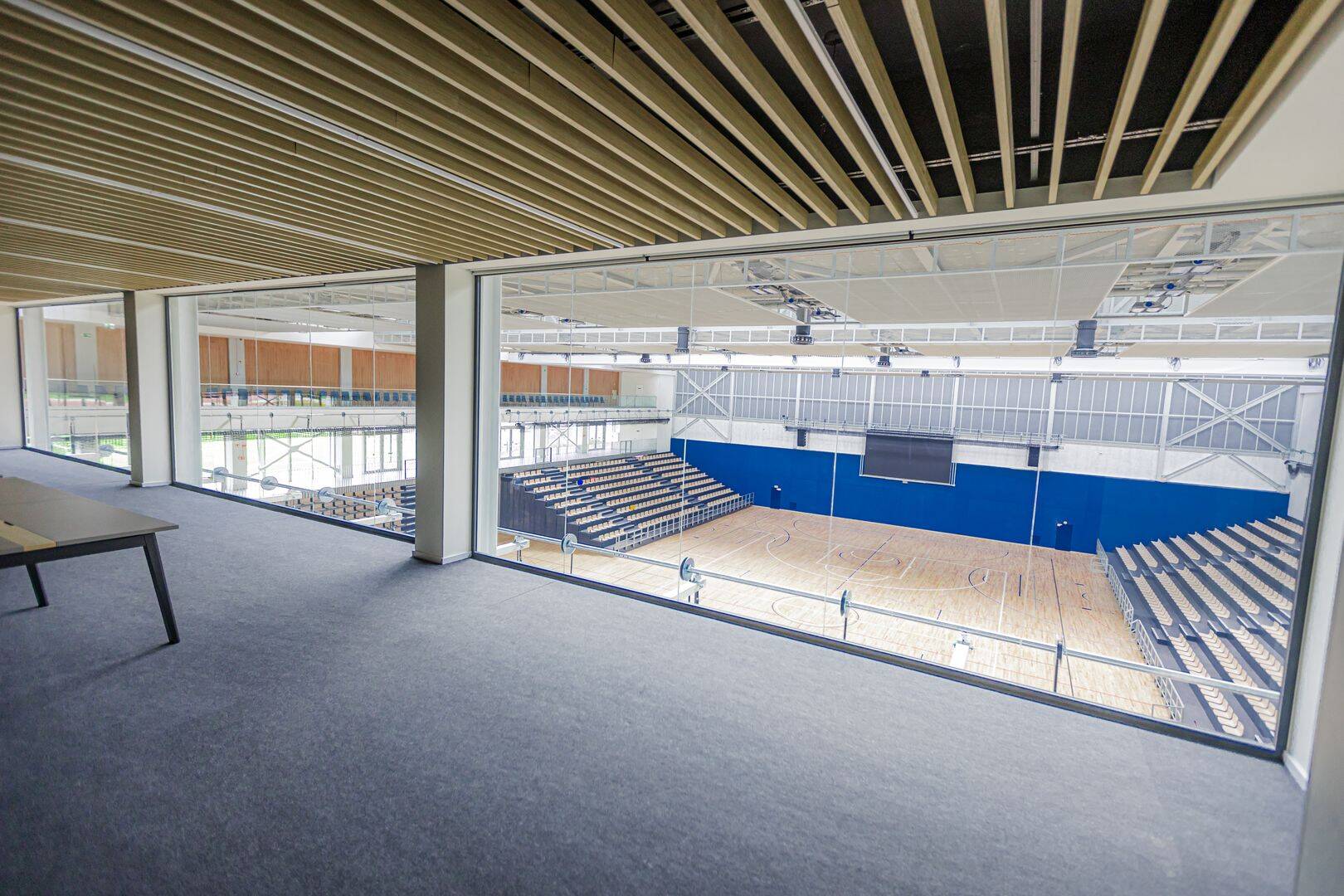 Világszínvonalú mélygarázs konditerem és rendezvényhelyszín a BAH csomópontnál 4