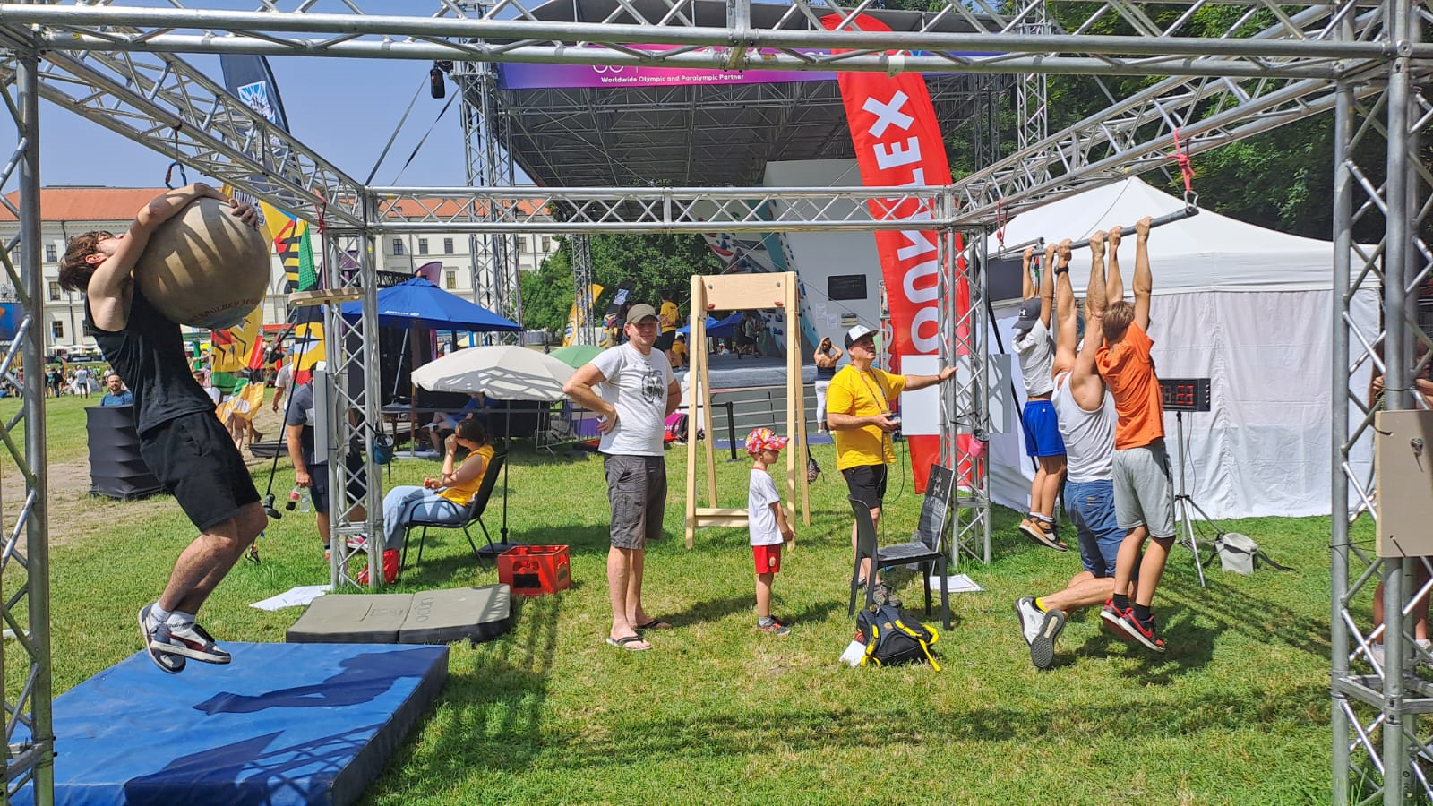 Ötkarikás formaruhát kaptak a TF önkéntesei 2