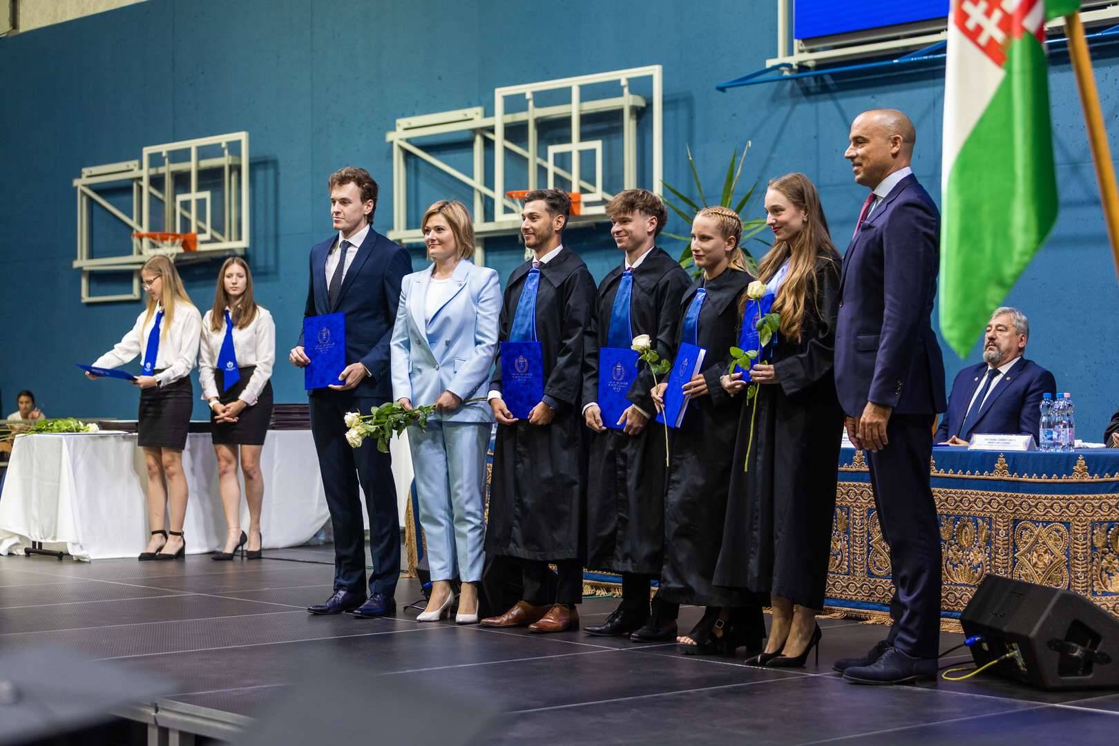 Először tartottunk nyári diplomaosztót a Dr. Koltai Jenő Sportközpontban 04