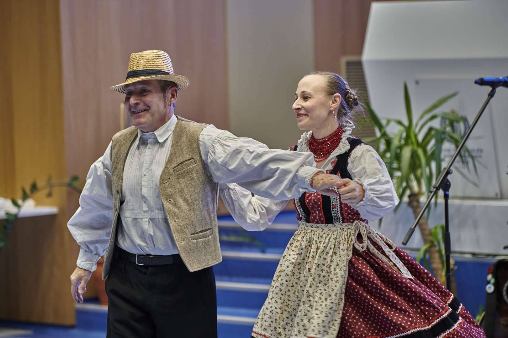 Galaesttel unnepelte alapitasanak 20. evfordulojat a TF muhely 1