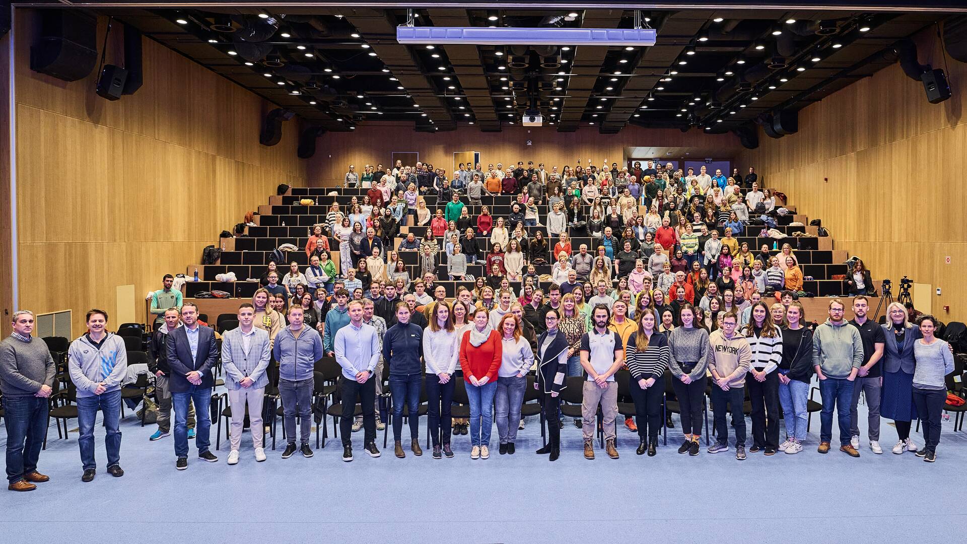 Rovid palyas uszo vb Celegyenesbe fordult az onkentes program
