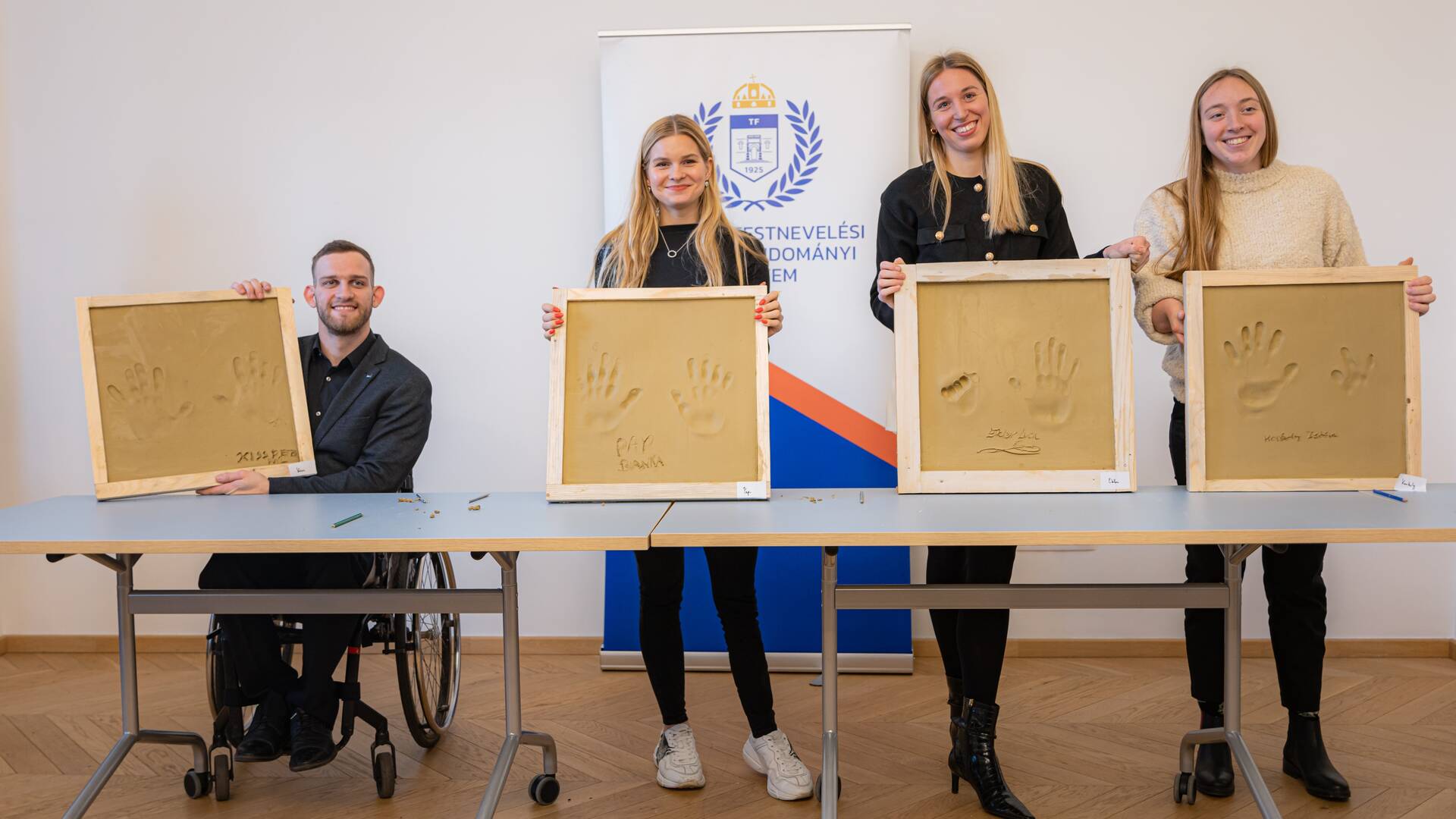 Olimpiai és paralimpiai bajnokok kézlenyomatával bővült a Magyar Sportcsillagok Fala