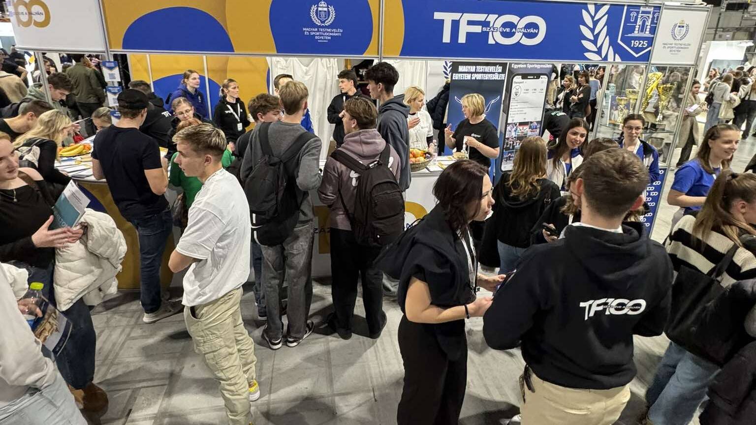 Elkezdodott az Education mindenkit var a TF standja 2