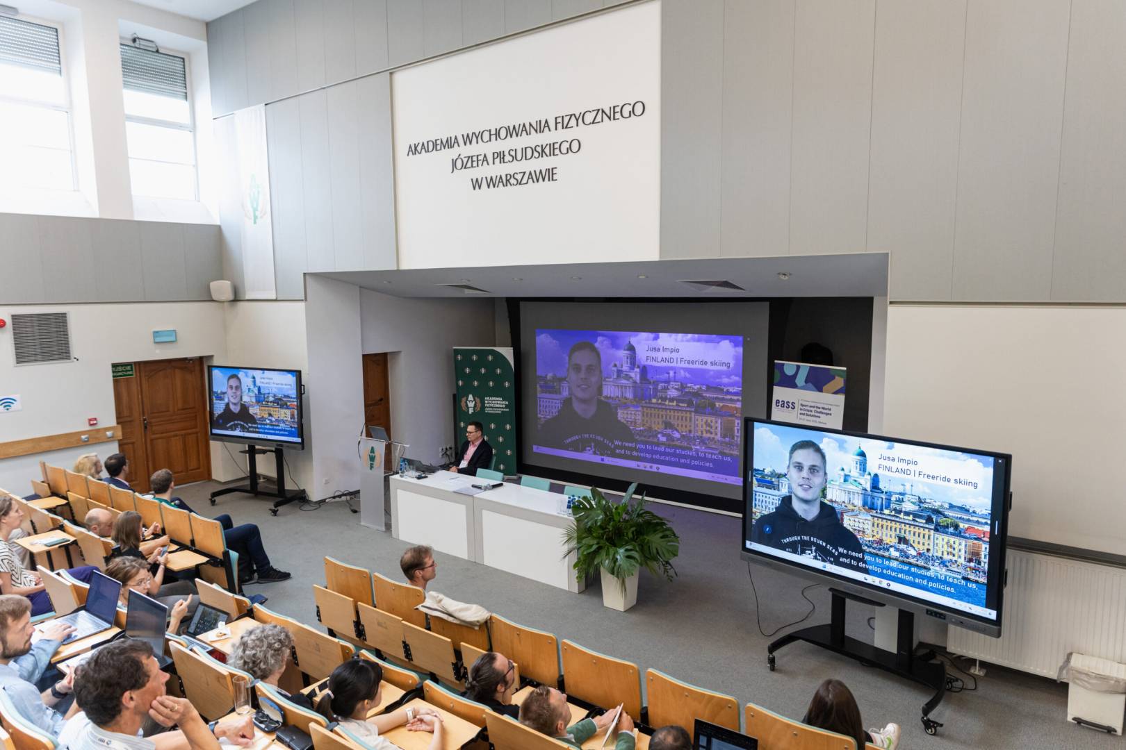 Kiemelkedo magyar reszvetellel es nagy sikerrel zarult az Europai Sportszociologiai Tarsasag idei konferenciaja Varsoban 2