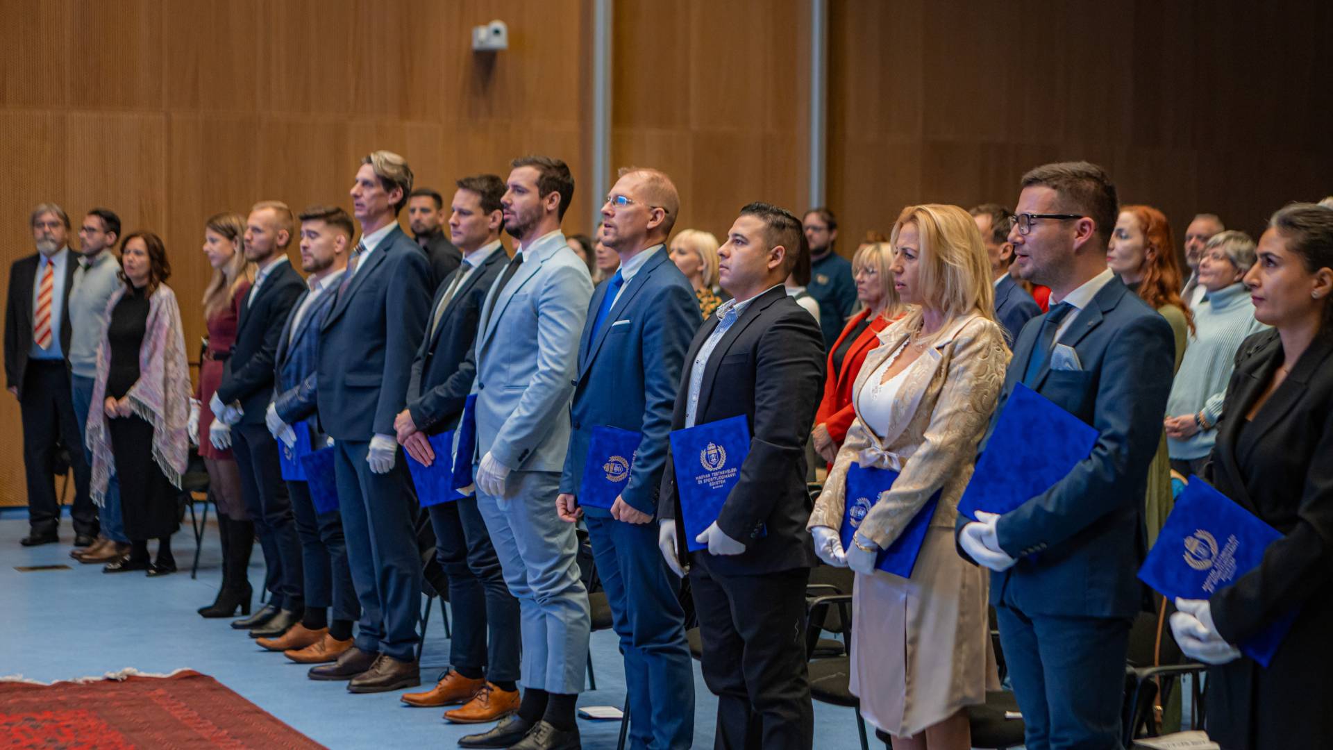 Doktorokat es diszdoktort avattak a TF en 2