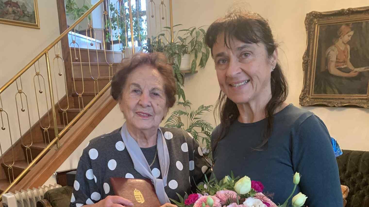 Kerekes Ferencné Istenes Katalin is otthonában vette át rubindiplomáját