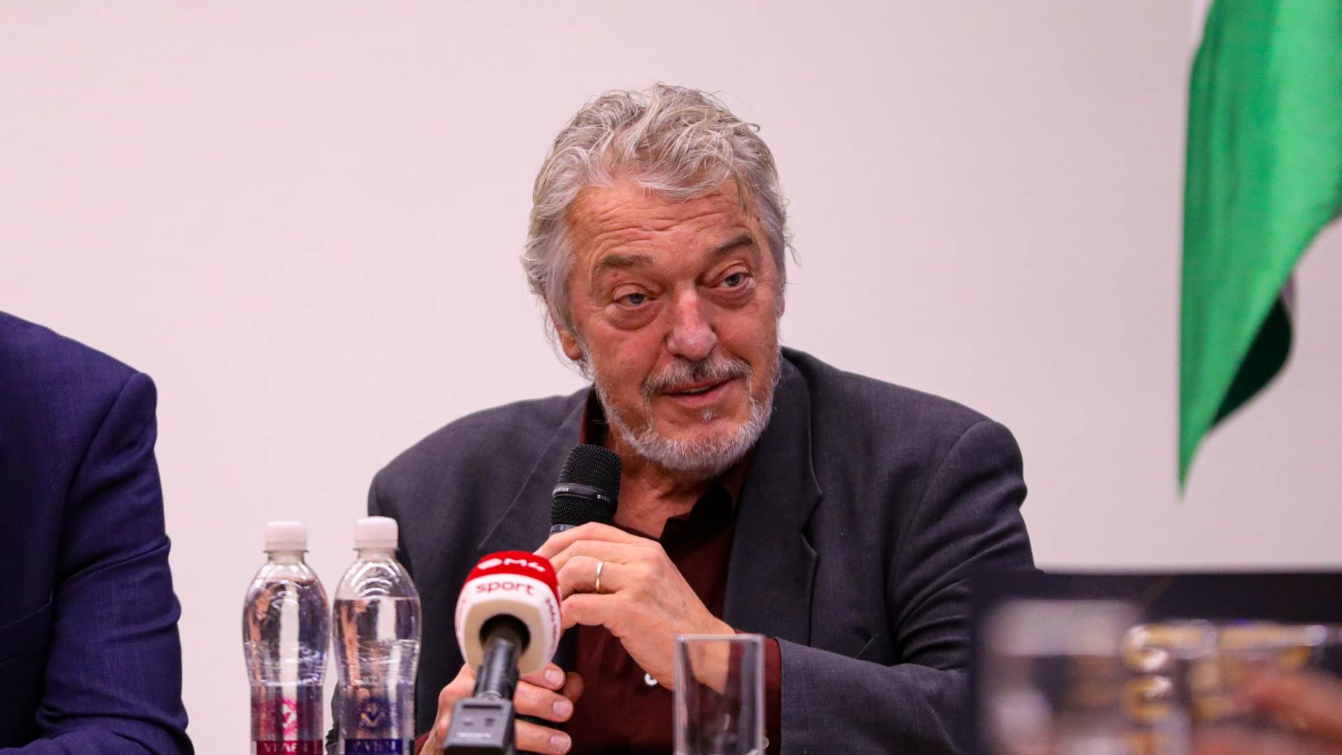 Sajtotajekoztato kereteben koszontottek a szazeves TFSE t 4