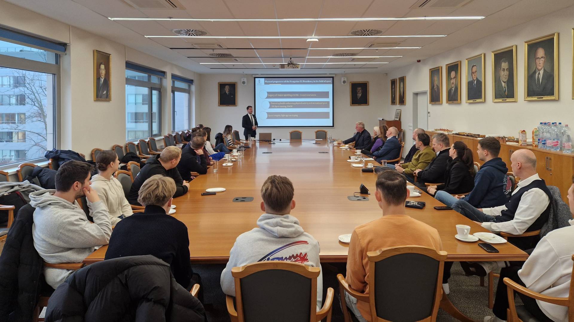The EU's institutional system and the practical experiences of the rotating presidency were in focus at the TF's latest working breakfast project event